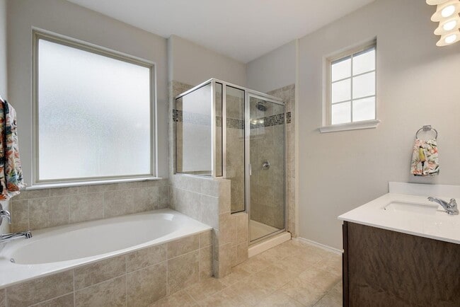 Building Photo - 5321 Daimler Dr