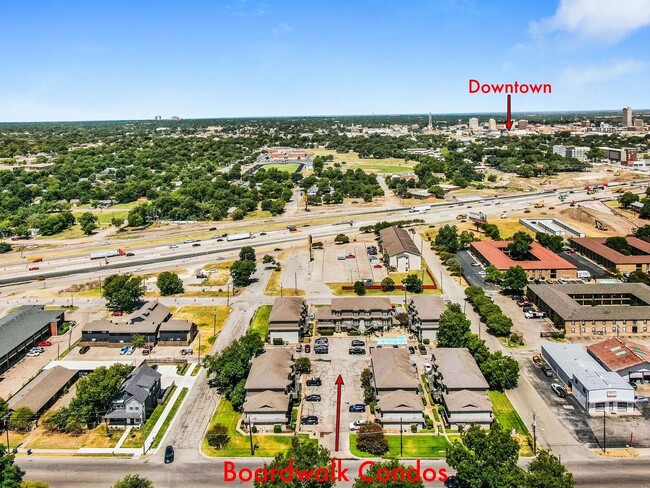 Building Photo - 2-bedroom Boardwalk Condo Near Baylor & Do...