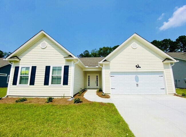 Primary Photo - Lovely Three Bedroom Home Located in Lawto...