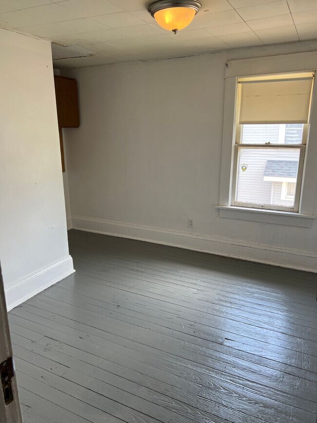 Building Photo - 2211 18th St NE