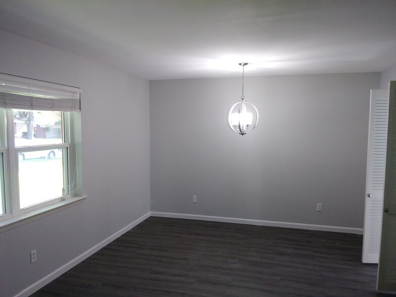 Dining Room - 11356 Drummond Dr