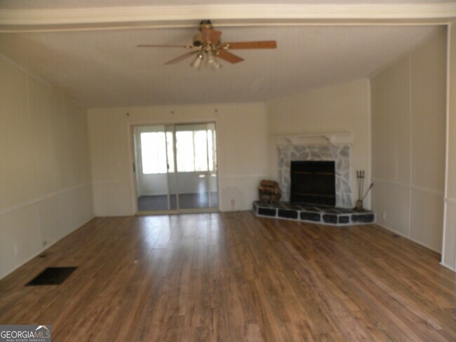 Building Photo - 297 Bell Acres Rd