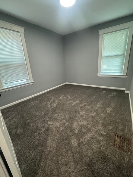 Building Photo - 2600 Melrose Ave