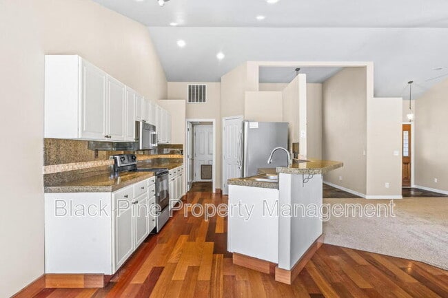 Building Photo - 541 S Canvasback Way