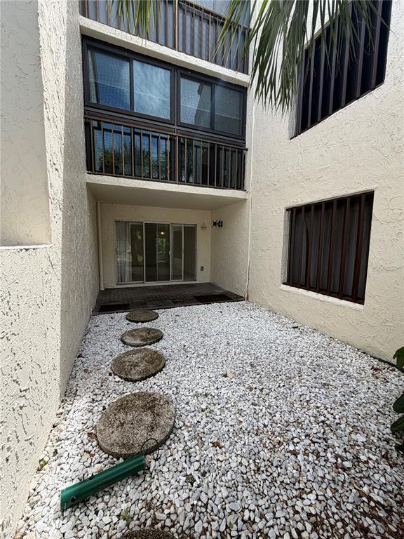 Building Photo - 2205 Belleair Rd