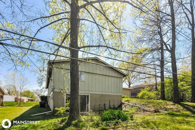 Building Photo - 4915 Sefton Dr