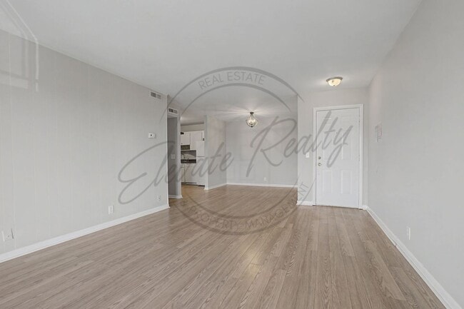 Building Photo - Two Bedroom Condo, 2nd Floor, across from Madison Park with stackable washer/dryer!