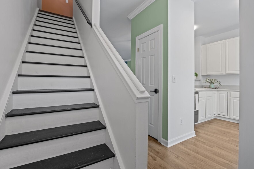 Building Photo - 8606 London Park Ct