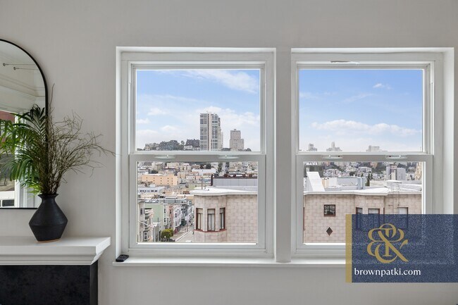 Building Photo - 382 Green St