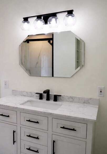 Building Photo - 651 Quinnipiac Ave