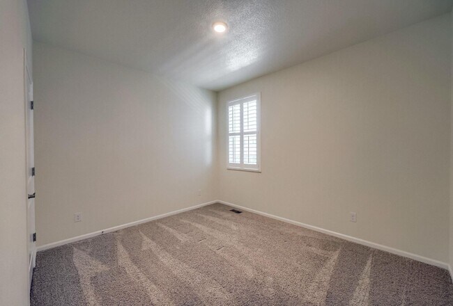 Building Photo - 4 Bedroom single family Ranch (Conner) hom...