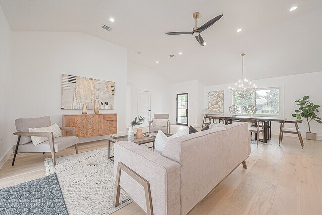 Building Photo - 6254 Locke Ln