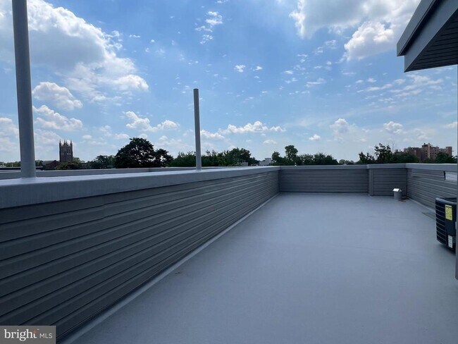 Building Photo - 5239 Chancellor St