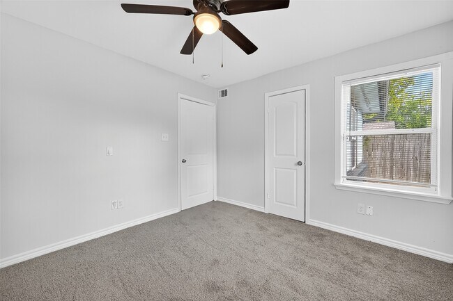 Building Photo - 5635 Belarbor St