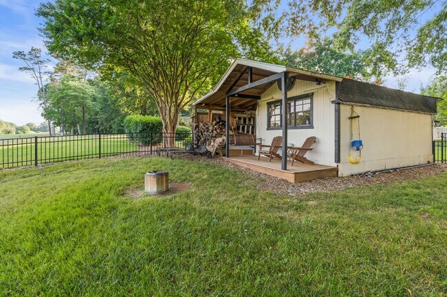 Building Photo - 4BR Golf Course Home in Bermuda Run with EV Charger