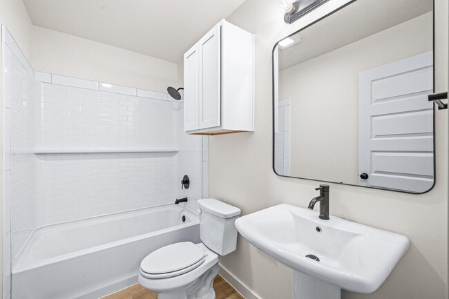 Building Photo - 517 E 23rd St