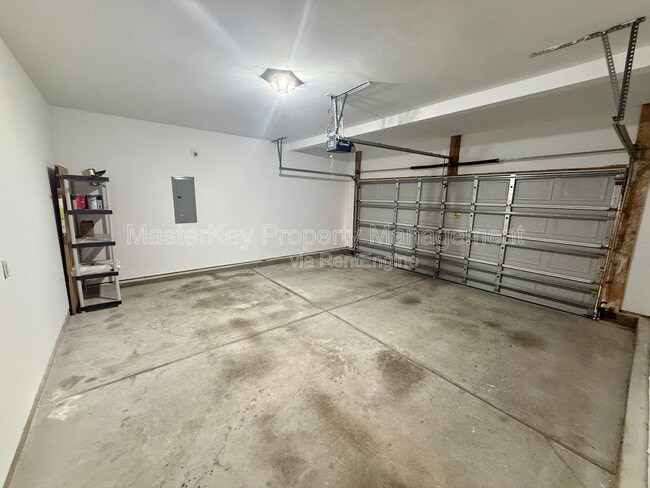 Building Photo - 105 Penncross Dr