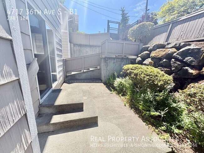 Building Photo - 4717 36th Ave S