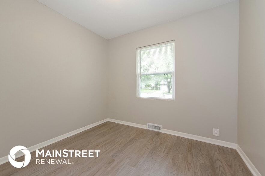 Building Photo - 11304 Crystal Ave