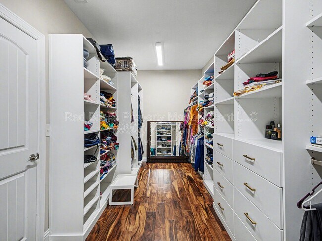 Building Photo - 8742 Whitehawk Hill Rd