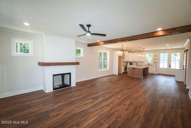 Building Photo - 476 Yadkin Rd