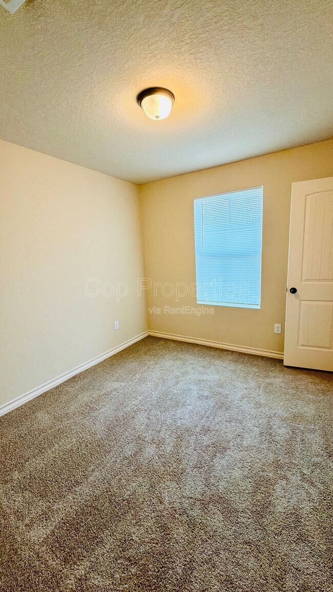 Building Photo - 7108 Micayla Cv