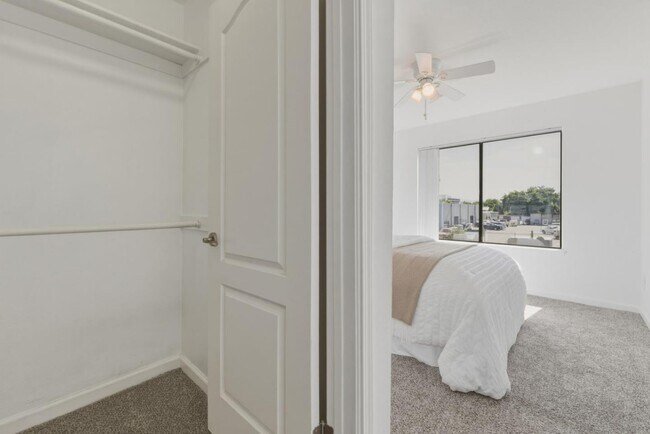 Building Photo - 1144 Yarwood Ct