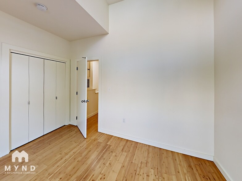 Building Photo - 1222 32nd St