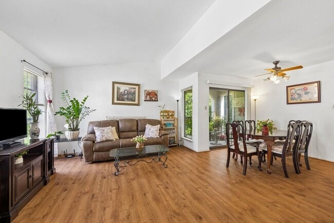 Building Photo - 6602 Harbor Town Dr