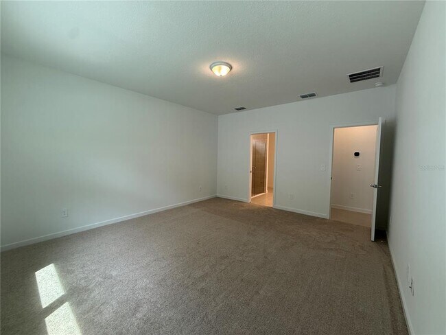 Building Photo - 3915 Big Sky Dr