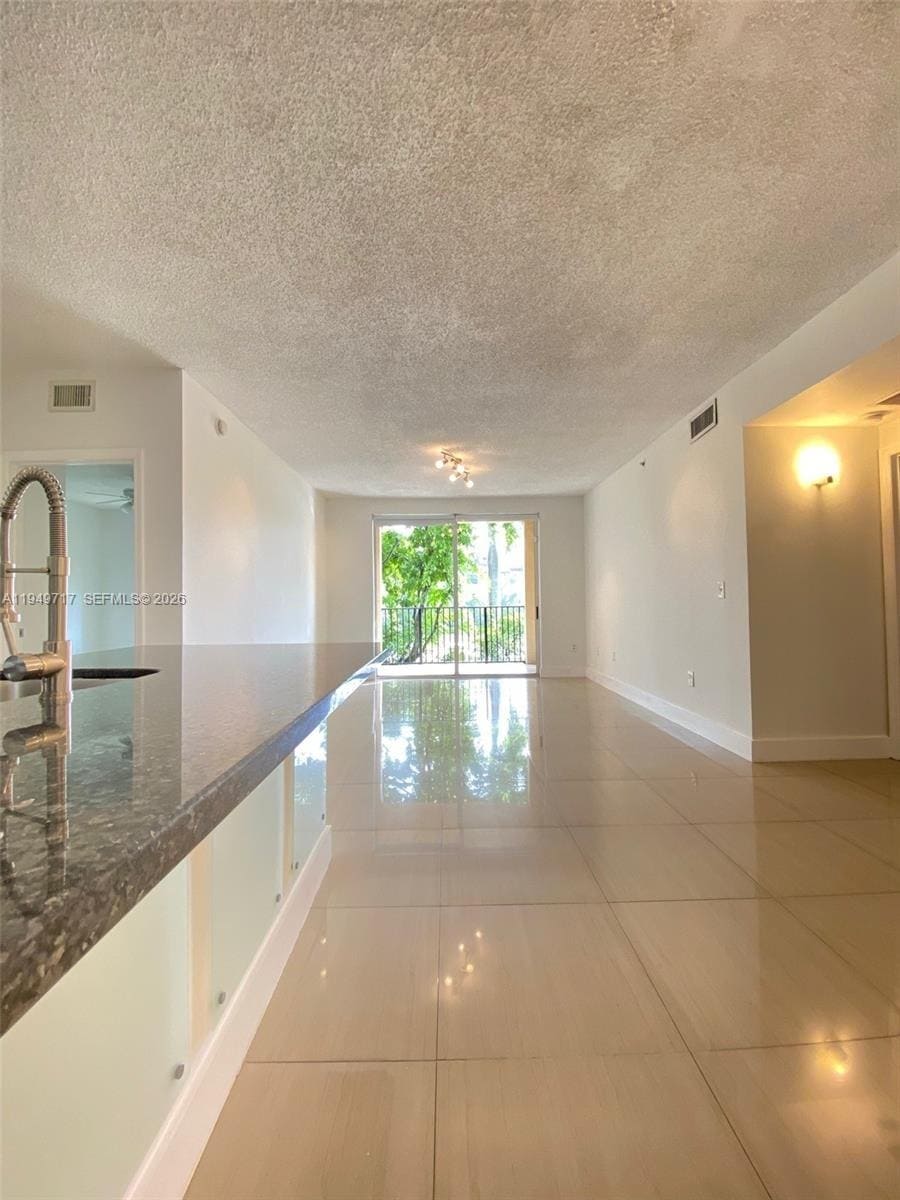 Building Photo - 2440 E Preserve Way