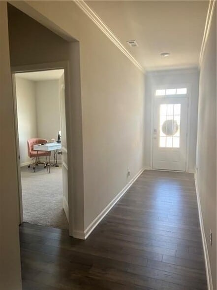 Building Photo - 167 Fernbrook Trl