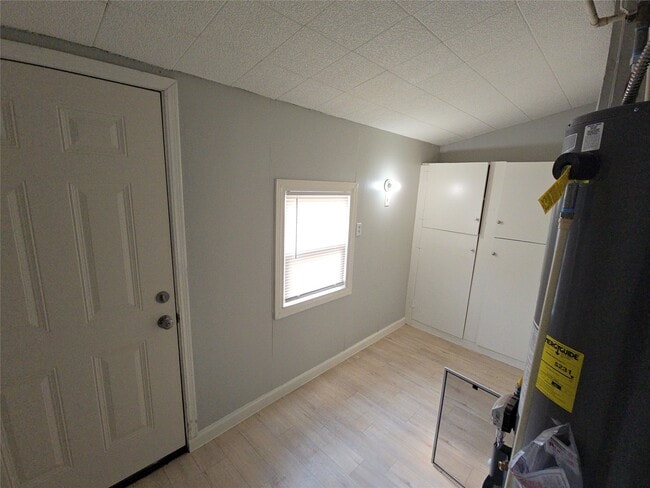 Building Photo - 2705 S Crockett St