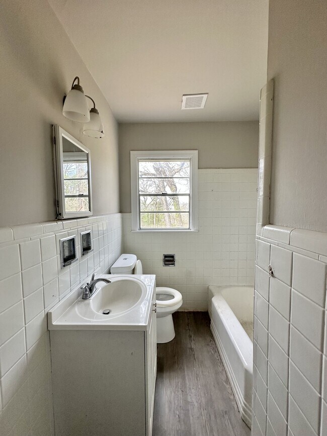 Building Photo - 7824 Rugby Ct