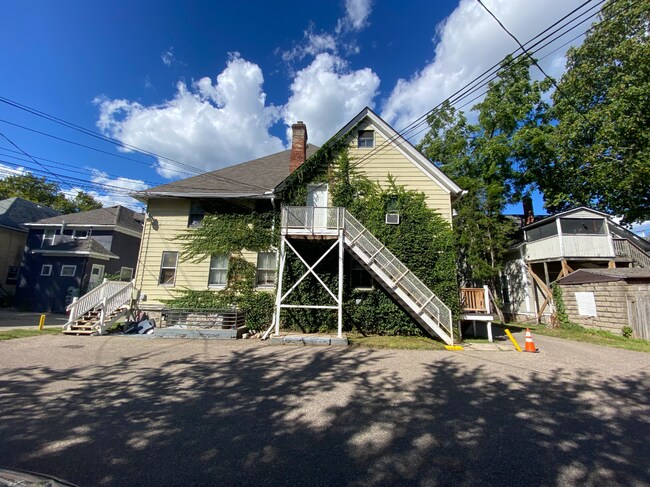Building Photo - 217 W Vine St