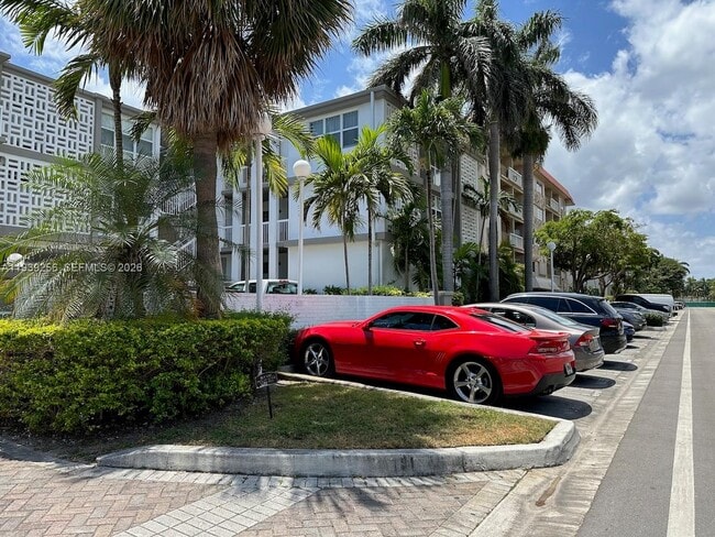 Building Photo - 1080 99th St