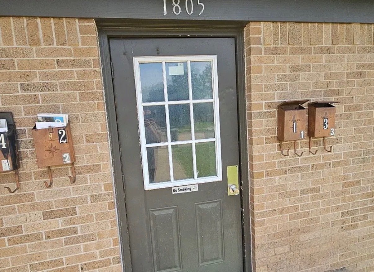 Building Photo - 1805 Randolph Dr