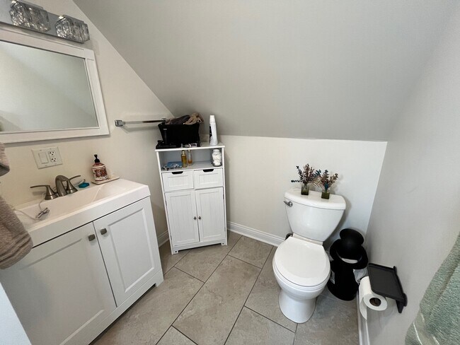 Building Photo - 3707 N Nora Ave