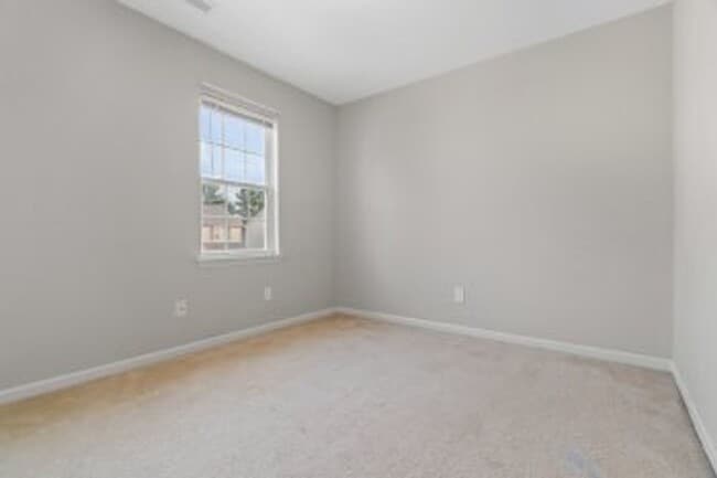 Building Photo - 2BR/2.5BA Townhome in The Gables