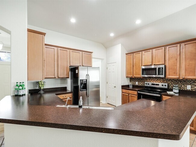 Building Photo - 414 Dartmoor Dr