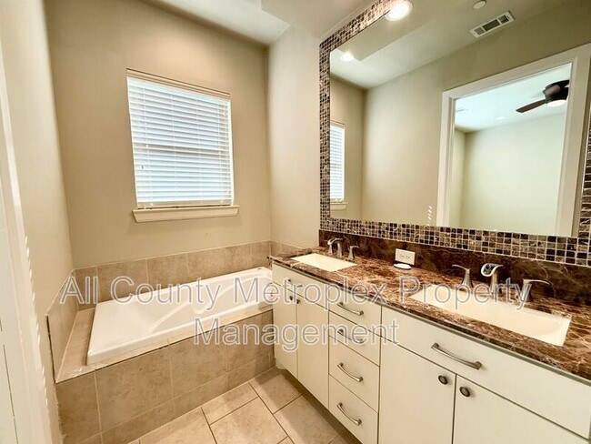 Building Photo - 7333 Valley View Ln