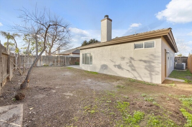 Building Photo - Madison Grove Cutie!