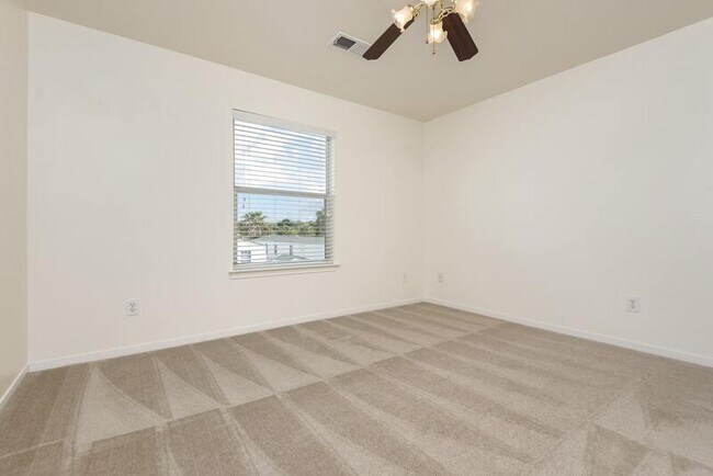 Building Photo - 2117 Saint Lucia Calle