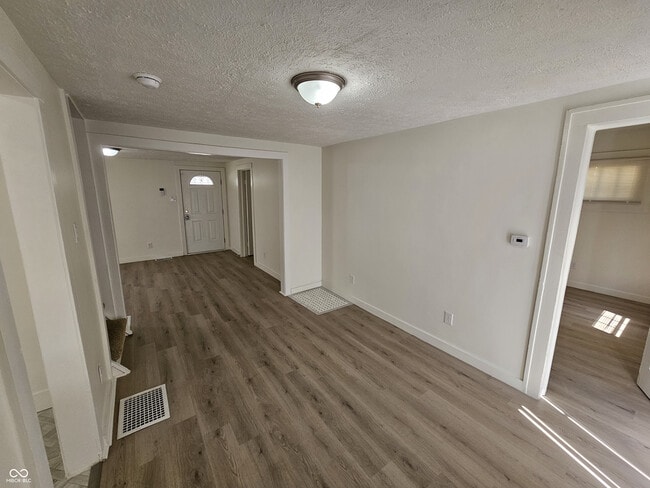 Building Photo - 835 Tecumseh St