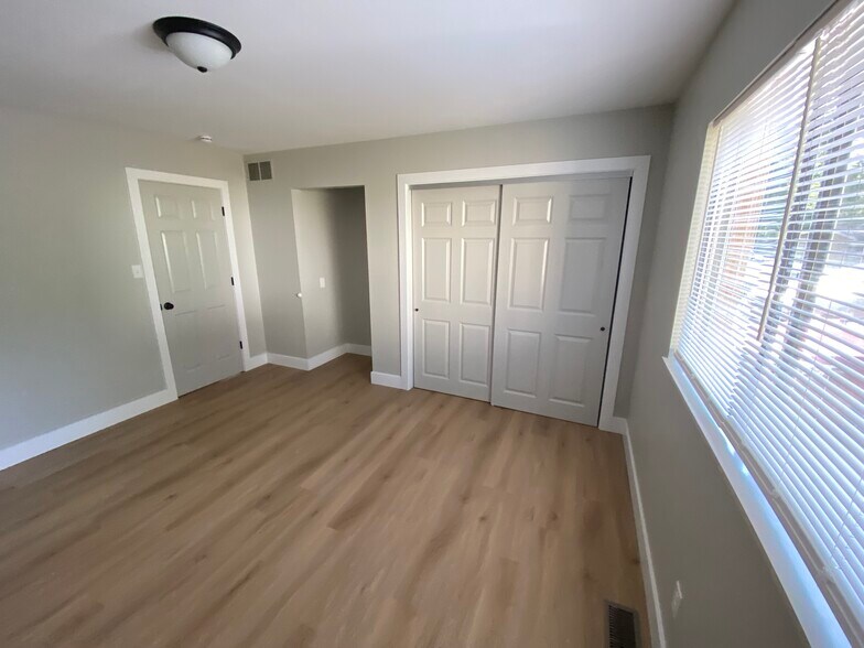 Master Bedroom - 723 W Osage St