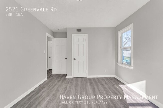 Building Photo - 2521 Greenvale Rd