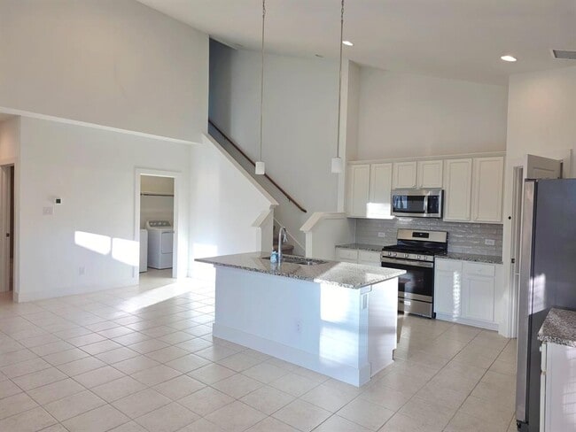 Building Photo - 150 Elisha Dr