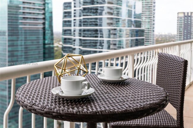 Building Photo - 1200 Brickell Bay Dr