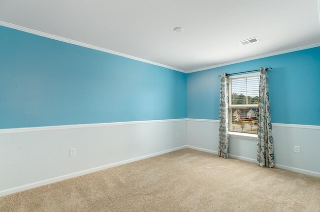 Building Photo - 5700 Redgum Dr