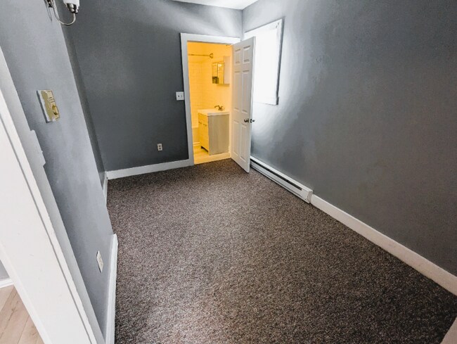 Building Photo - 613 Hudson Ave